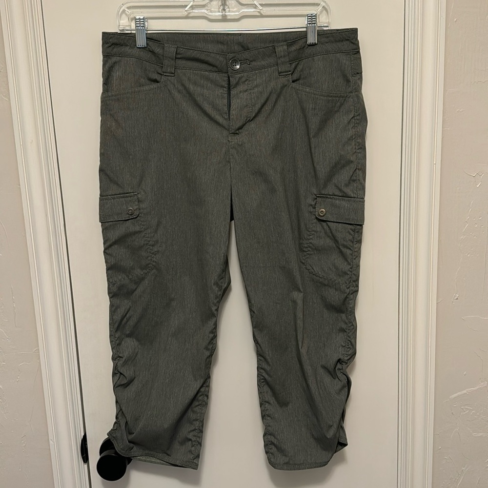 Eddie Bauer Olive Green Cropped Cargo Pants